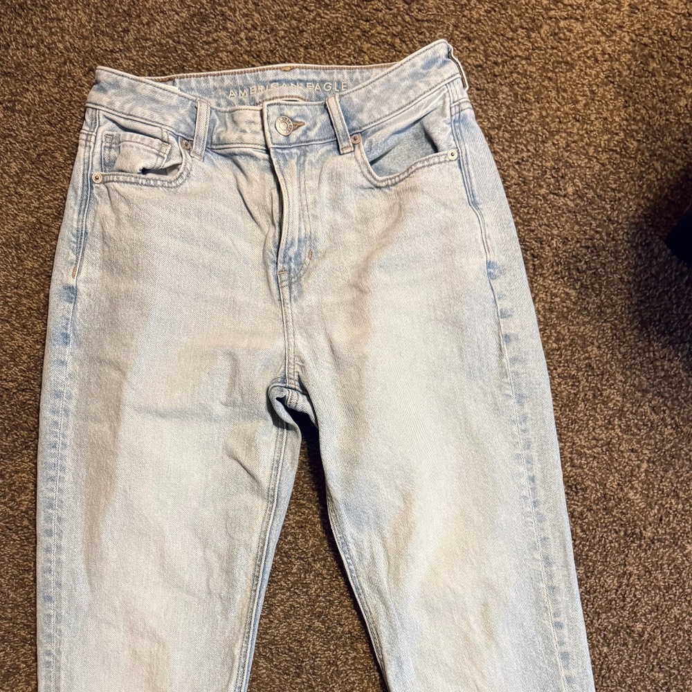 4r American Eagle “strigid mom jean”